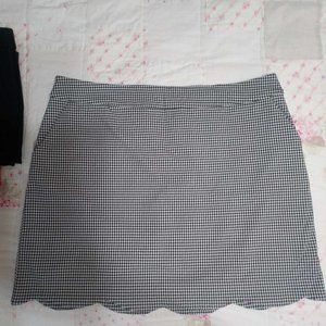 Tribal Biana Skort - scalloped hem black and white size 16w